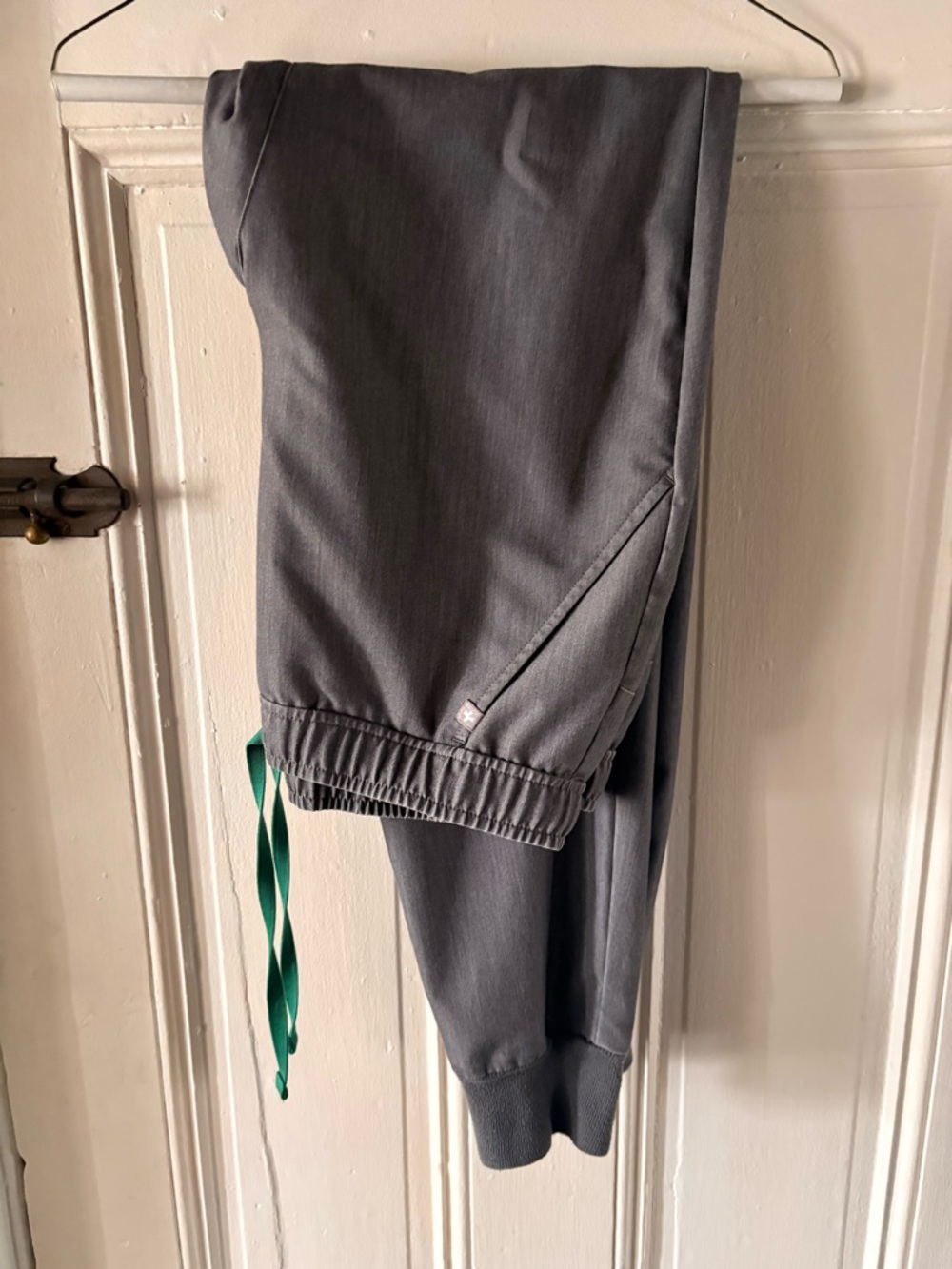 Men's Gray FIGS Jogger Scrubs - Elastic Waist & Tapered Cuff